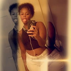 Meet your Posher, Carrie